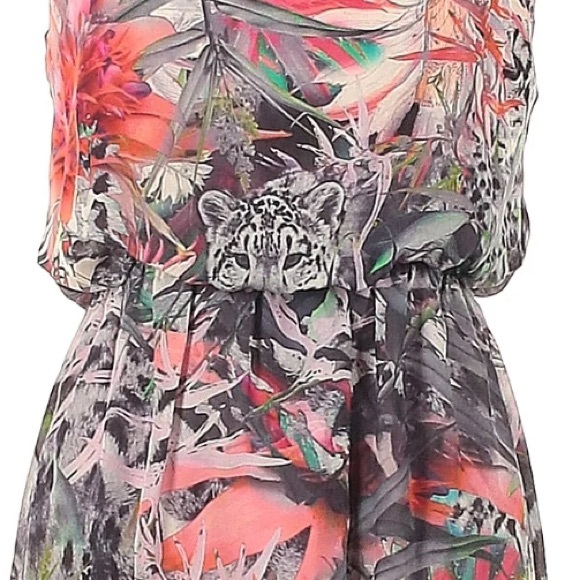Stunning NWOT Mini Safari Design Dress in Medium - Picture 4 of 4